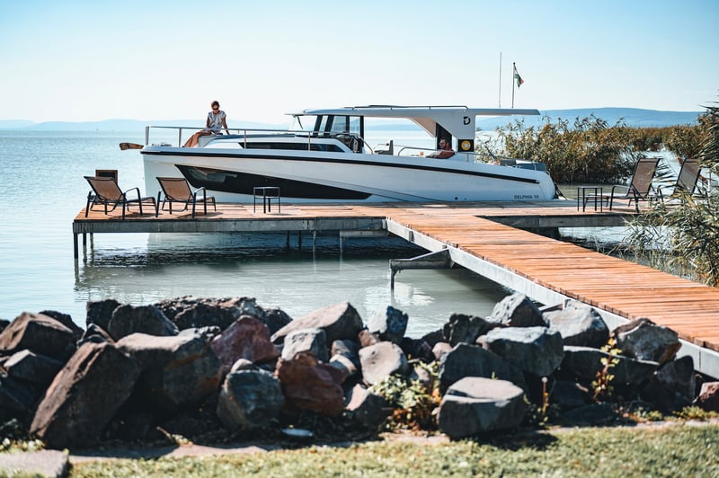 DELPHIA_10_LOUNGETOP_IMAGE_EXTERIOR_BALATON_29