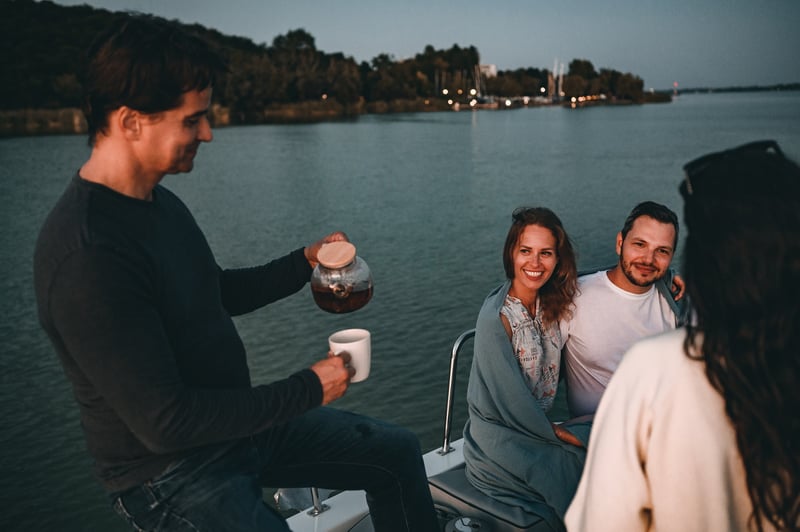 DELPHIA_10_LOUNGETOP_IMAGE_LIFESTYLE_BALATON_14