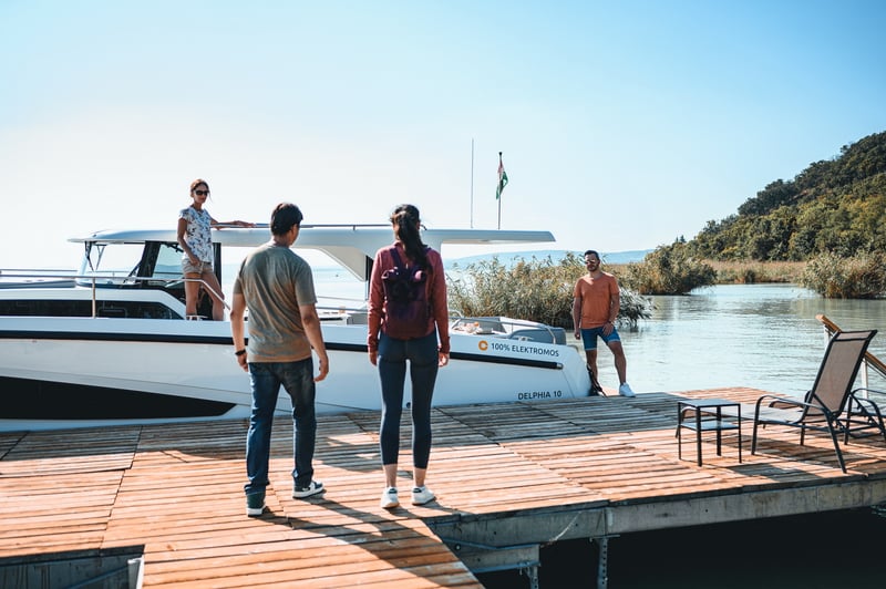 DELPHIA_10_LOUNGETOP_IMAGE_LIFESTYLE_BALATON_18