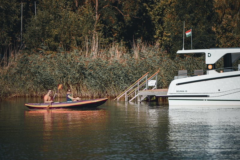 DELPHIA_10_LOUNGETOP_IMAGE_LIFESTYLE_BALATON_9