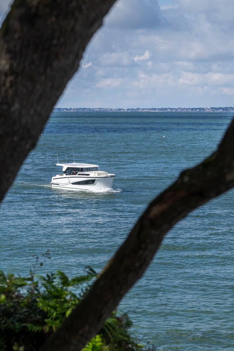 DELPHIA_10_SEDAN_IMAGE_EXTERIOR_NOIRMOUTIER_28