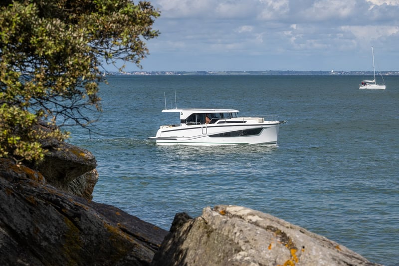 DELPHIA_10_SEDAN_IMAGE_EXTERIOR_NOIRMOUTIER_36