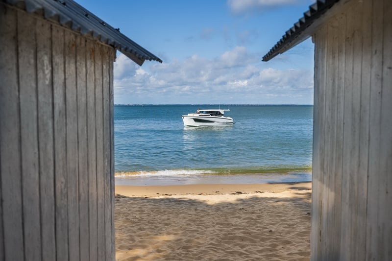 DELPHIA_10_SEDAN_IMAGE_EXTERIOR_NOIRMOUTIER_39