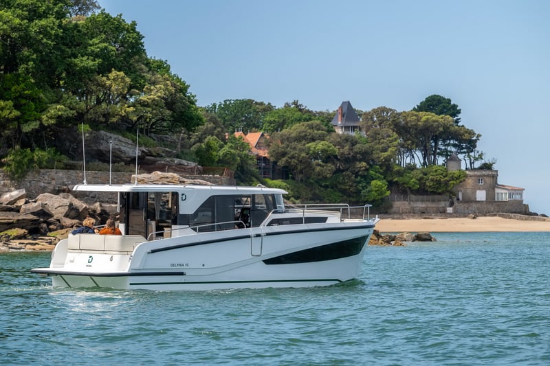 DELPHIA_10_SEDAN_IMAGE_EXTERIOR_NOIRMOUTIER_46