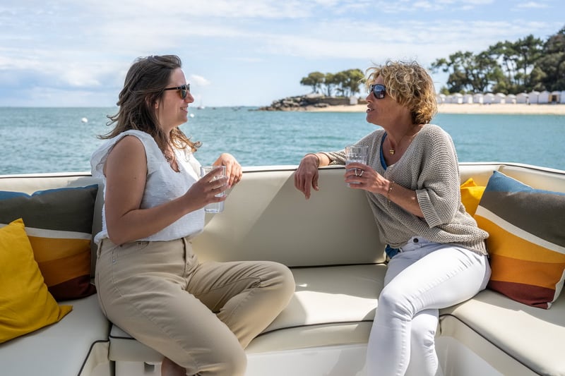 DELPHIA_10_SEDAN_IMAGE_LIFESTYLE_NOIRMOUTIER_14