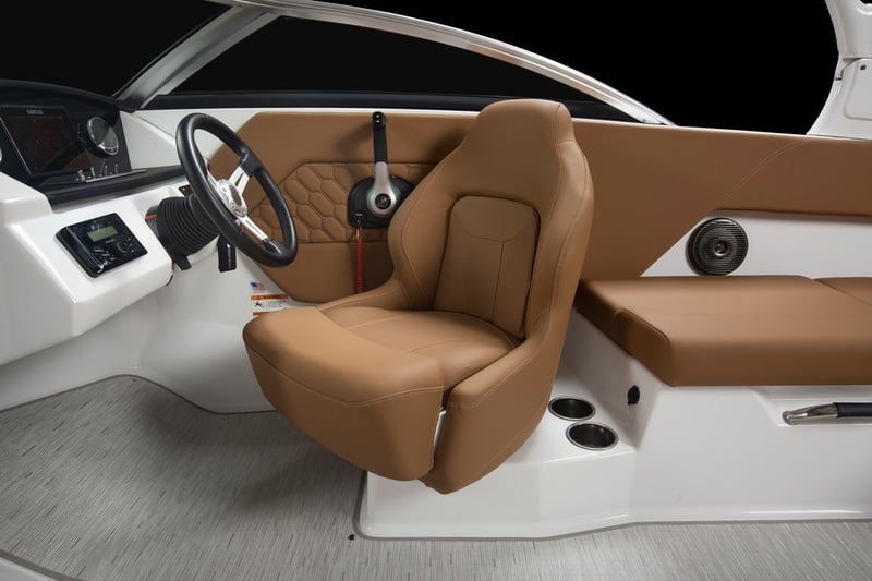 H_1_OB_IMAGE_INTERIOR_HELM (1)
