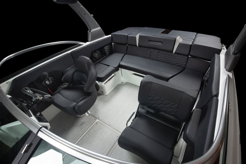 H_2_OB_ELEVATE_IMAGE_INTERIOR_COCKPIT