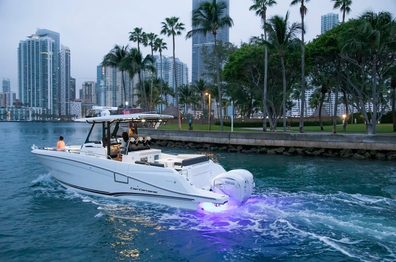 Jeanneau Cap Camarat 10.5 CC led-valaistus