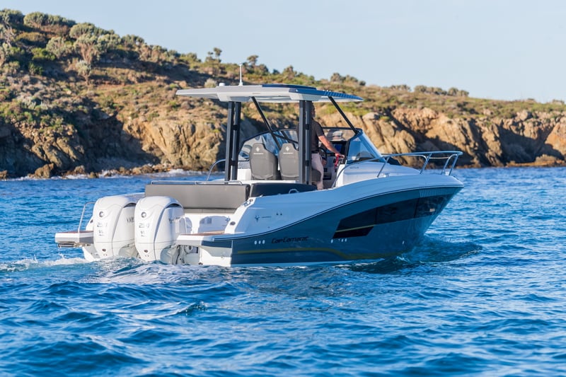 Jeanneau Cap Camarat 9 WA Serie 2 kahdella Yamaha 250 HP -moottorilla