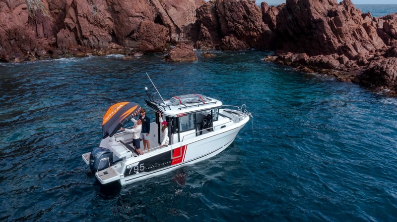 Merry Fisher 795 Sport Suomenlahdella