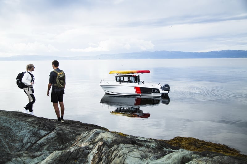 Jeanneau Merry Fisher 795 ulkotilat ja kalastustilat.