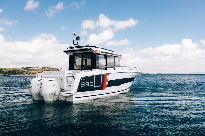 Merry Fisher 895 Sport Serie 2 peräkansi – Modulaarinen ja monipuolinen tila ulkoilmaelämään.