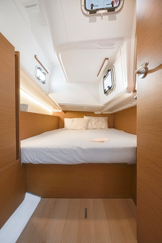 Takahytti Sun Odyssey 380:ssä, tilava ja käytännöllinen