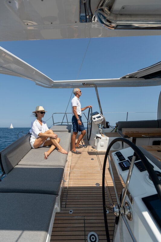 Jeanneau Yachts 60 suuntaamassa uuteen kohteeseen