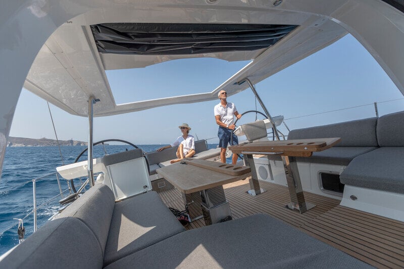 Jeanneau Yachts 60 täydessä purjehdusvalmiudessa
