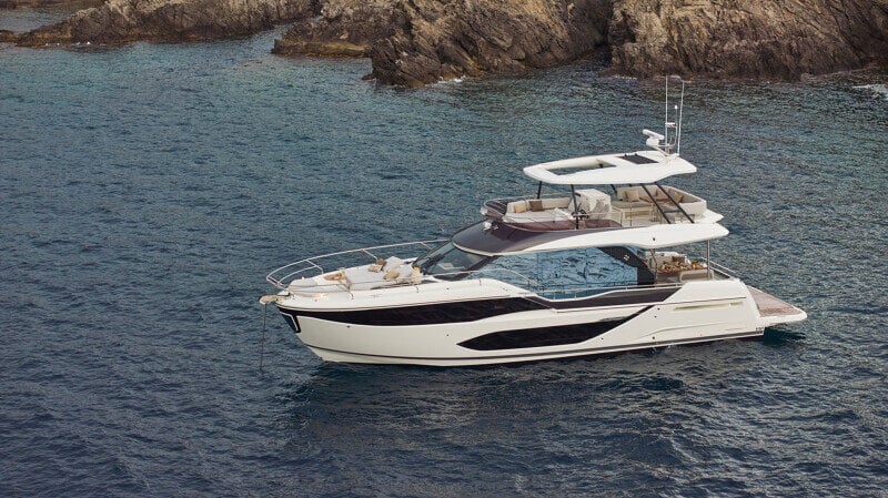 Prestige F5.7 flybridge providing an unparalleled 360-degree ocean view.